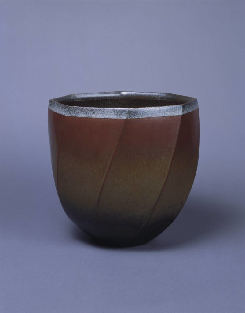 鉄茜花器 – 兵庫陶芸美術館 収蔵品データベース