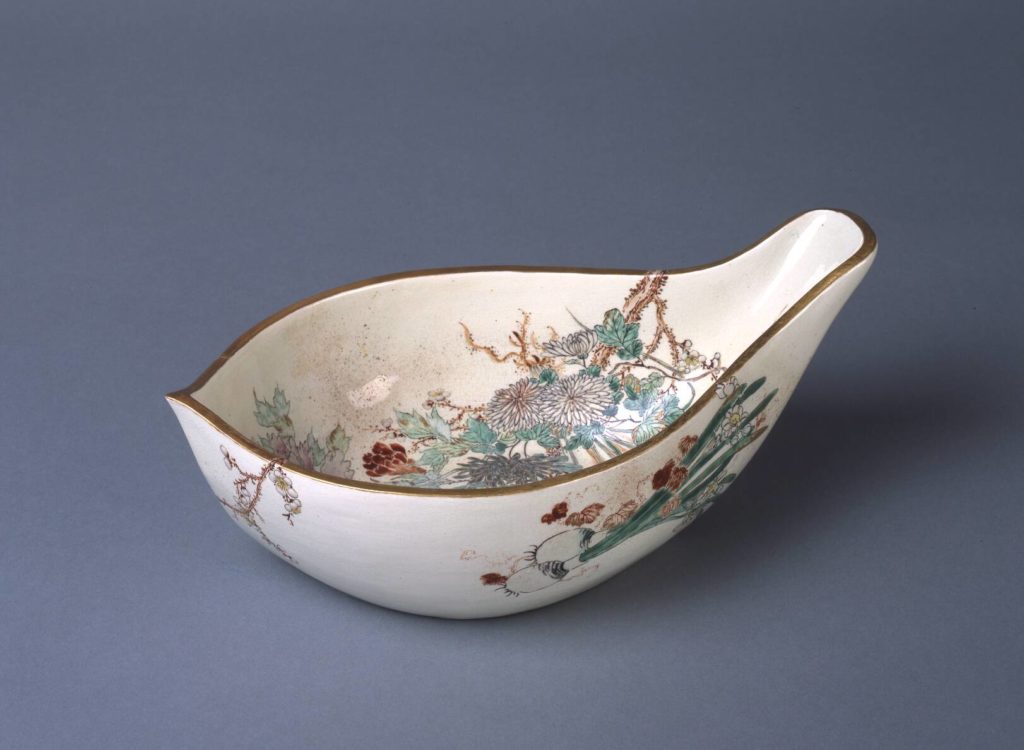 色絵草花文蓮花形鉢 – 兵庫陶芸美術館 収蔵品データベース